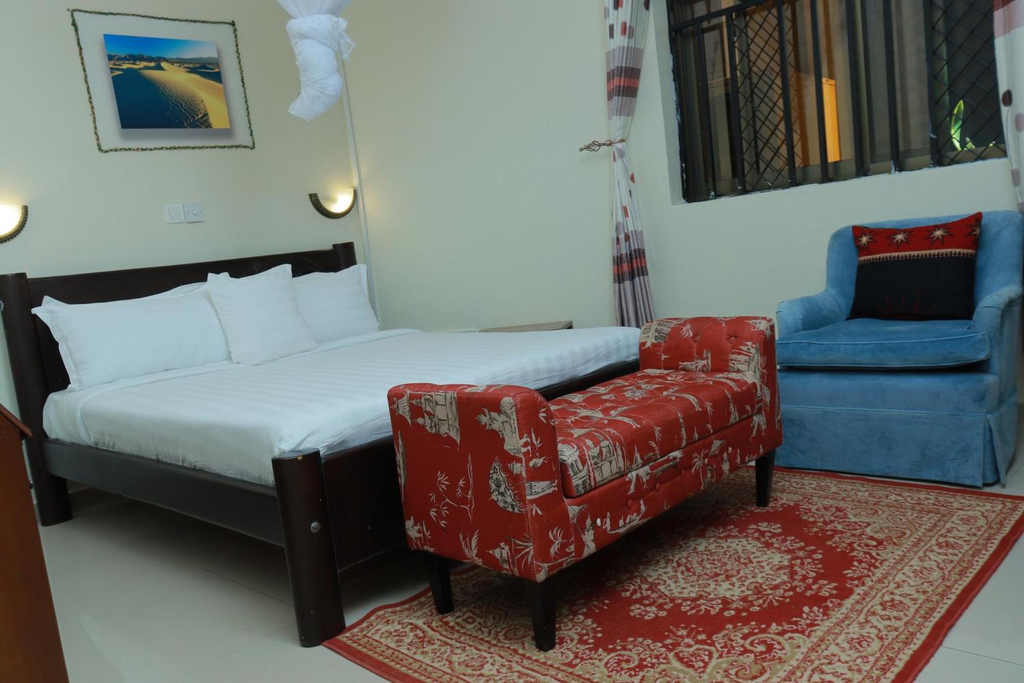 Mowicribs Hotel And Spa Entebbe Exterior foto