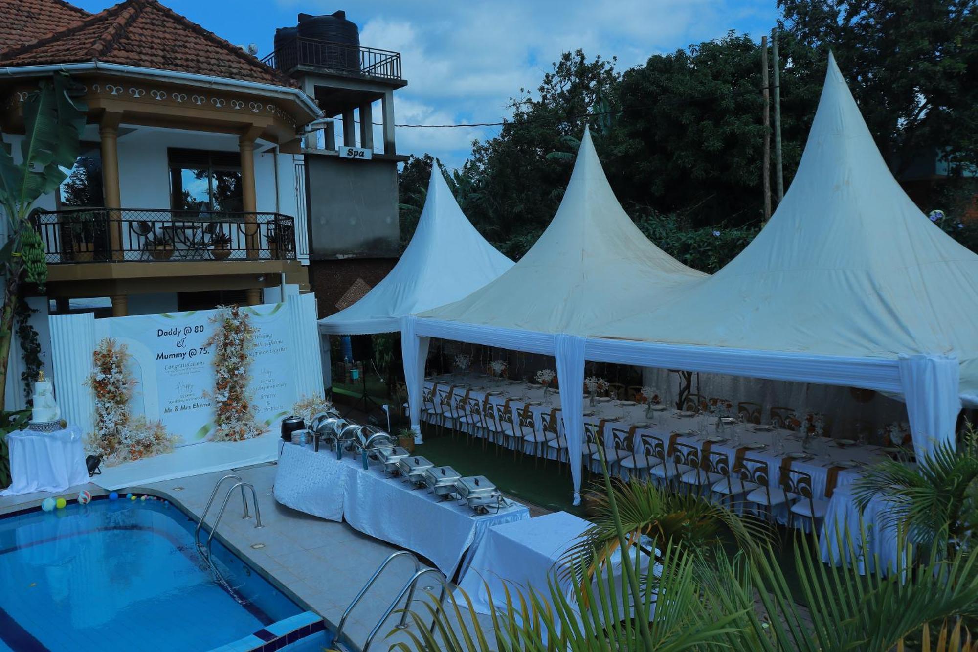 Mowicribs Hotel And Spa Entebbe Exterior foto
